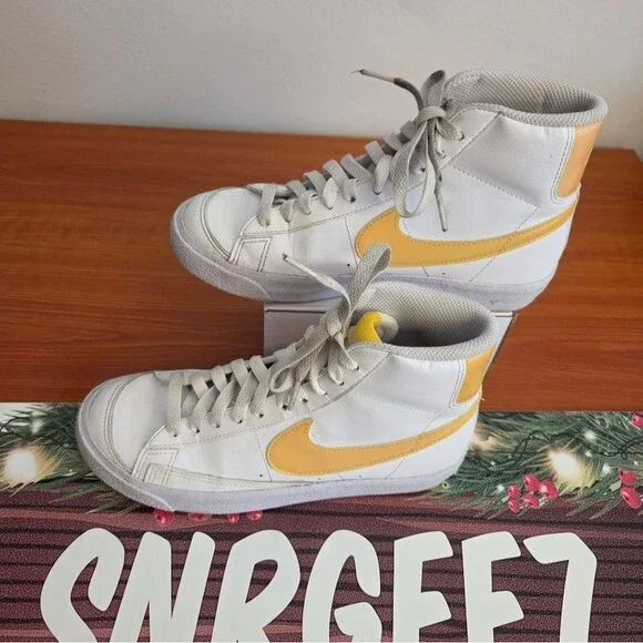 Nike BLAZER High Top Women/kids Sneakers NWD Sz 4.5y Retro Yellow Swoosh Mid 77 - Picture 4 of 8